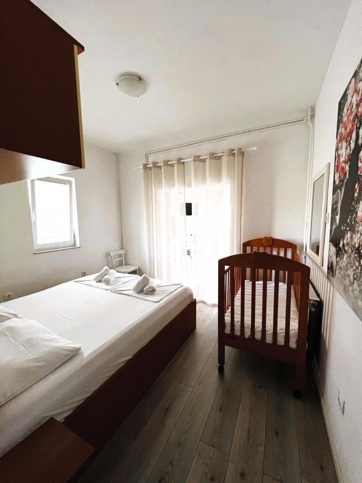 Family Apartments K&M พาก ภายนอก รูปภาพ